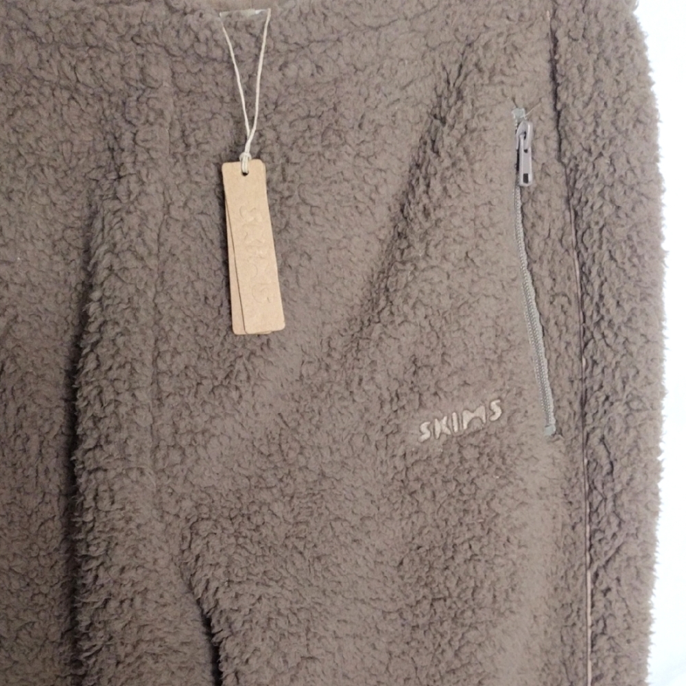 SKIMS Teddy Sherpa Fleece Joggers In Desert Size M